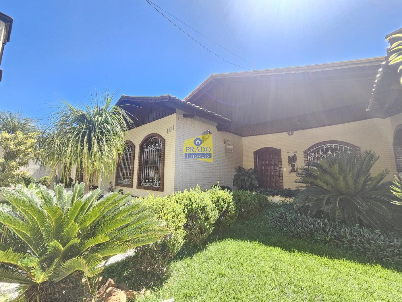 Casa para Venda, Araguari / MG, bairro Bosque, 4 dormitórios, sendo 1 ...